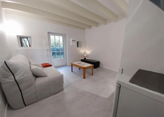 Semesterbostad Chez Lilian & Isa Pouzauges